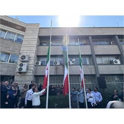 گزارش تصویری آیین برافراشتن پرچم مقدس جمهوری اسلامی ایران در دانشگاه علوم‌ پزشکی کرمانشاه
